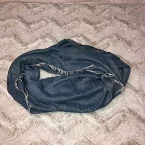 Infinity scarf